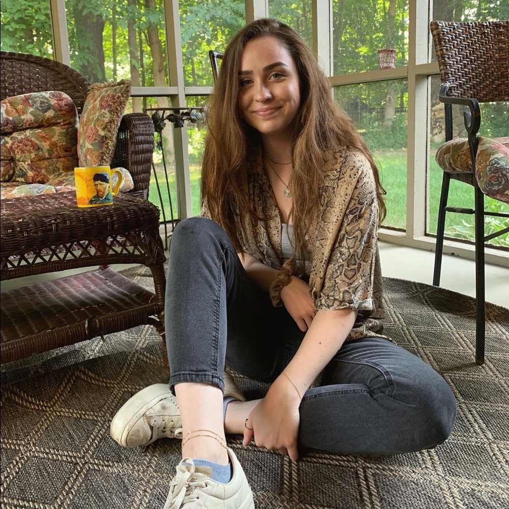Meet your Posher, Madeline